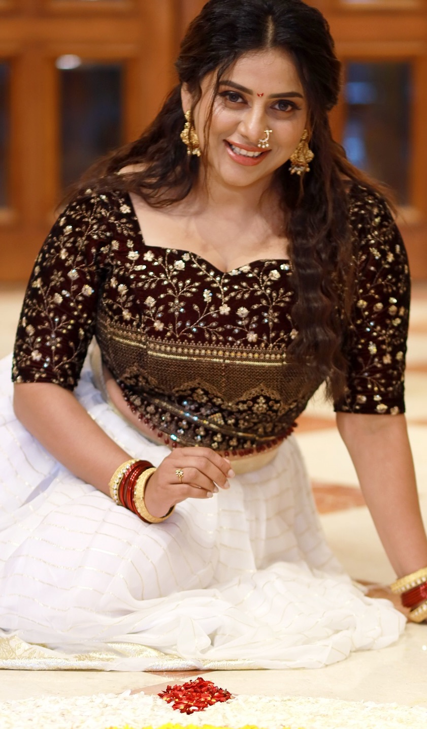 Latest Photos Collection of actress Anna Reshma Rajan